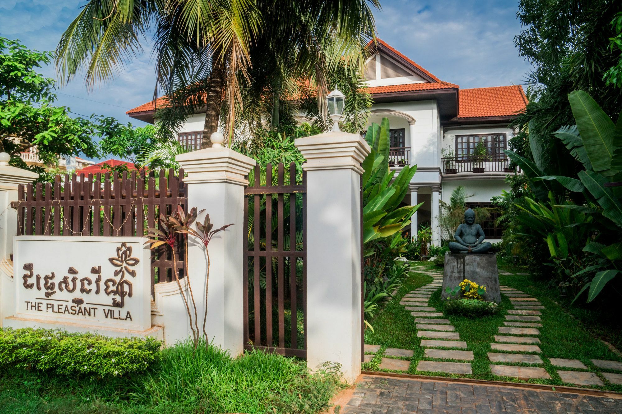 Angkor Yellow Villa Ciudad de Siem Riep Exterior foto